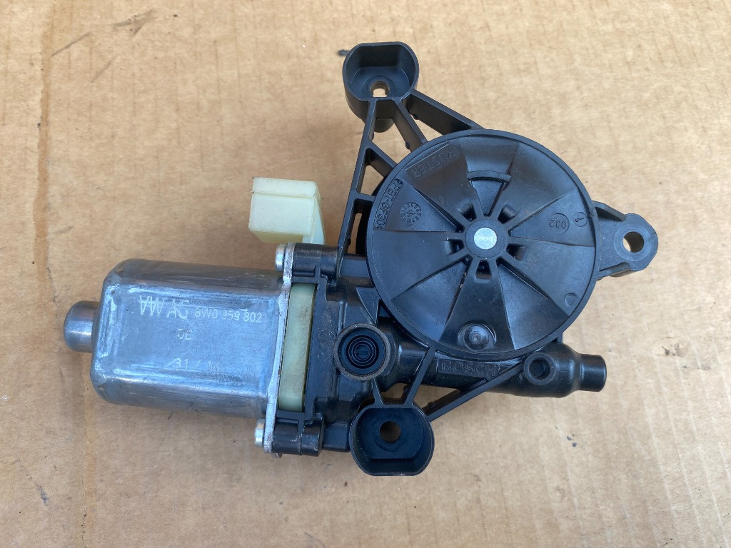 Motoras macara geam dreapta spate Audi A4 B9 8W0959802 8W0 959 802