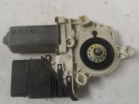 Motoras macara geam dreapta spate VOLKSWAGEN GOLF IV (1J1) [ 1997 - 2007 ] OEM 9776105407301