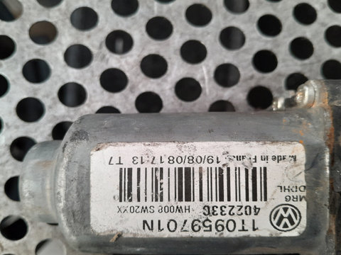 Motoras macara geam fata dreapta 1T0959701N Skoda Octavia 2 [2004 - 2008] Combi wagon 5-usi 2.0 TDI MT (140 hp)