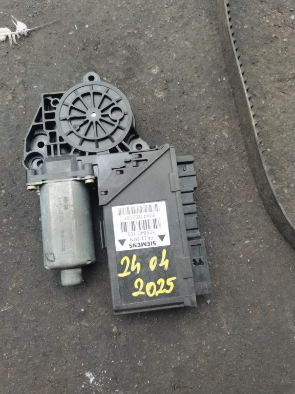 Motoras macara geam fata stanga 5WK47002BBF 013082