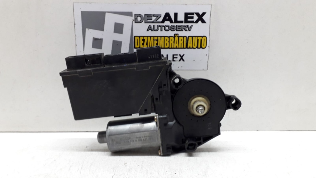 Motoras macara geam stanga fata Audi A4 B8 5WK4 7004 CBF