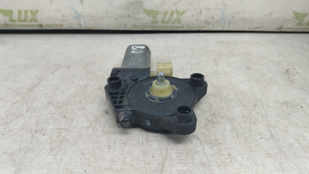 Motoras macara geam stanga spate A2038202942 Merce