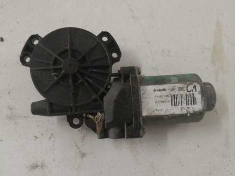 Motoras macara geam stanga spate HYUNDAI SANTA FE II (CM) [ 2005 - 2012 ]