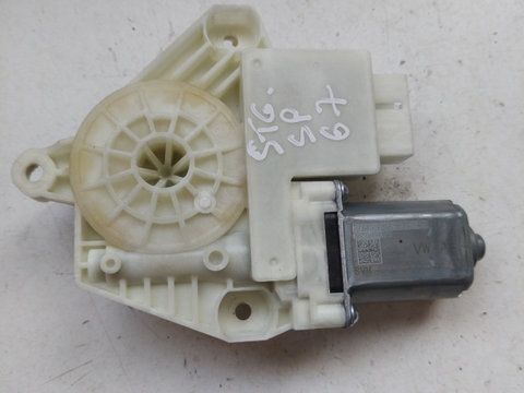 Motoras macara geam stanga spate VOLKSWAGEN GOLF VII (5G1, BE1) [ 2012 - > ], VOLKSWAGEN GOLF VAN VII Variant (BA5) [ 2013 - 2017 ] OEM 5q4959811a