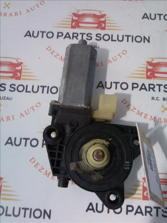 Motoras macara geam usa stanga spate M C CLASS an fabr. 2002