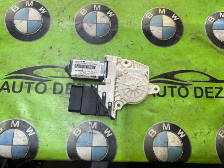 Motoras macara geam usa stanga spate Skoda Octavia 2 Facelift