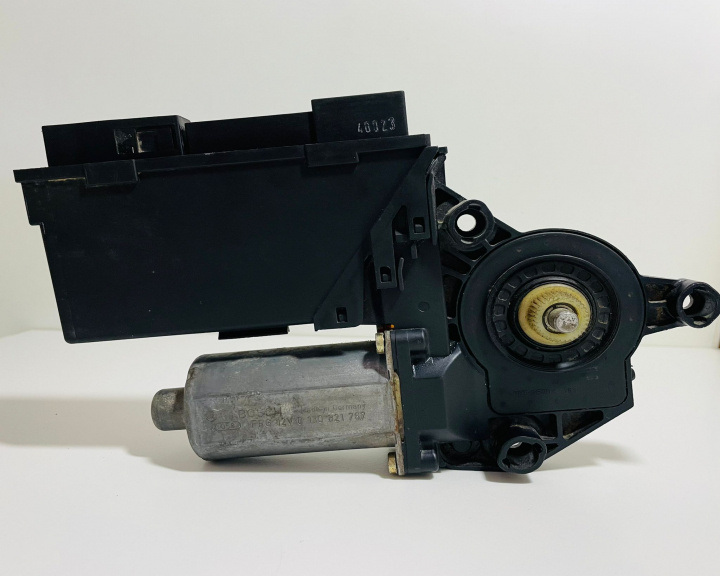 Motoras macara Siemens geam stanga fata + modul 105848101/5WK47009ABF Audi A4 B6 [2000 - 2005]