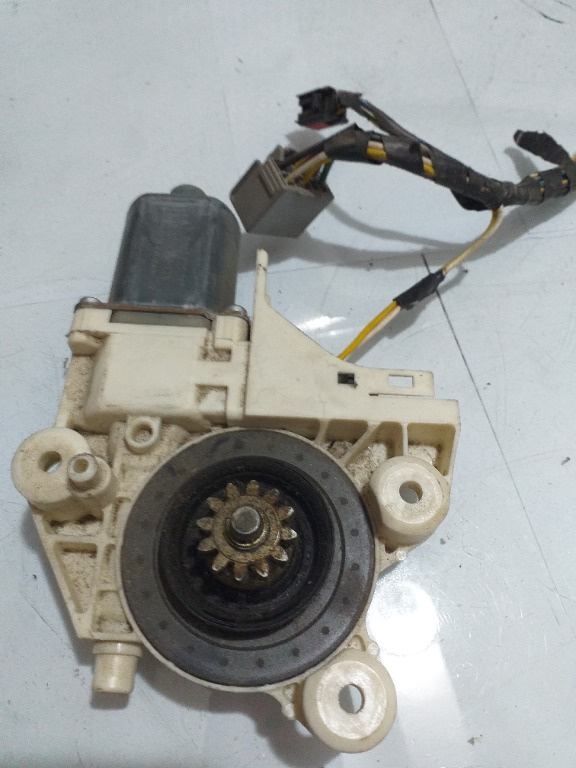 Motoras Macara STANGA FAȚĂ FORD Focus 