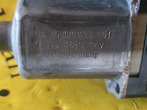 Motoras macara stanga fata 0130822451 Volkswagen VW Passat B7 [2010 - 2015]