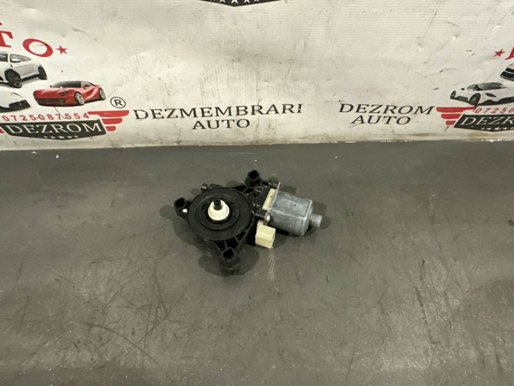 Motoras macara stanga fata 5Q0959801A SK