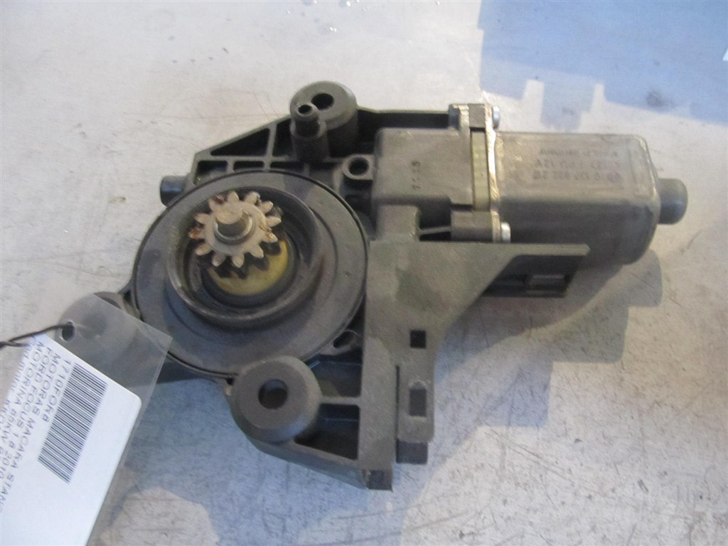 MOTORAS MACARA STANGA FATA FORD FOCUS II 2010 OEM: