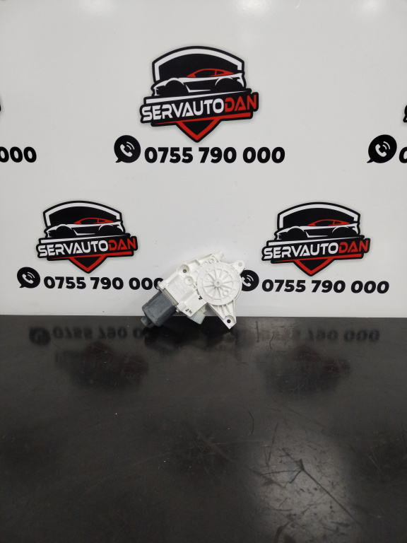 Motoras macara stanga fata Mercedes-Benz E-Class (2009->) [W212] 2.2 Motorina 2012, A2048200142