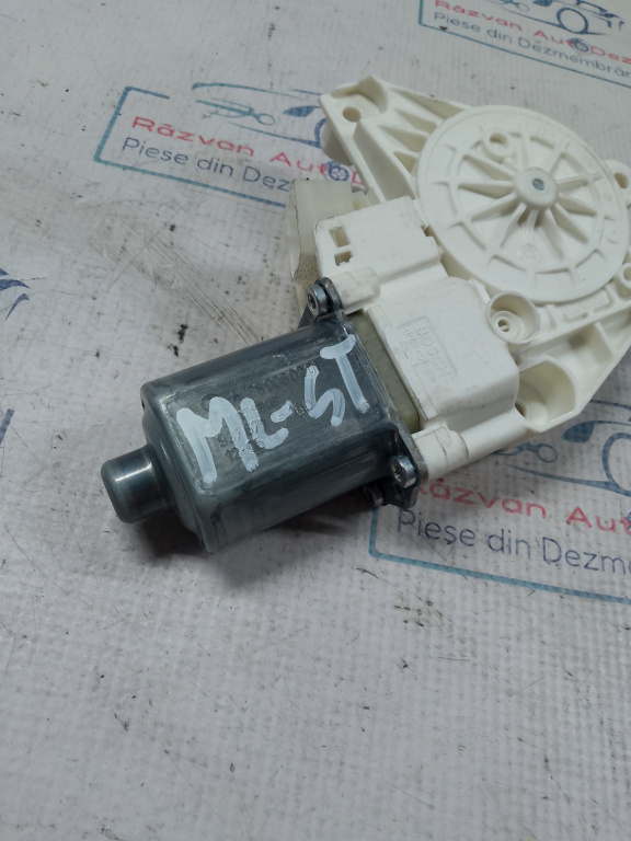 Motoras macara stanga fata Mercedes ML 2
