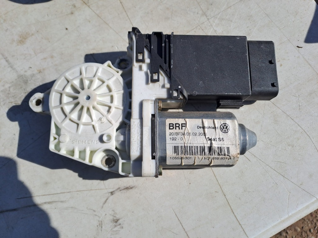 Motoras macara stanga fata seat leon 1m , golf 4 cod 1C1959801A