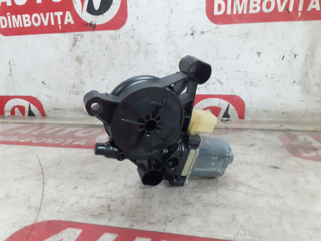 MOTORAS MACARA STANGA SPATE AUDI A4 B9 2017 OEM:8W0959811.