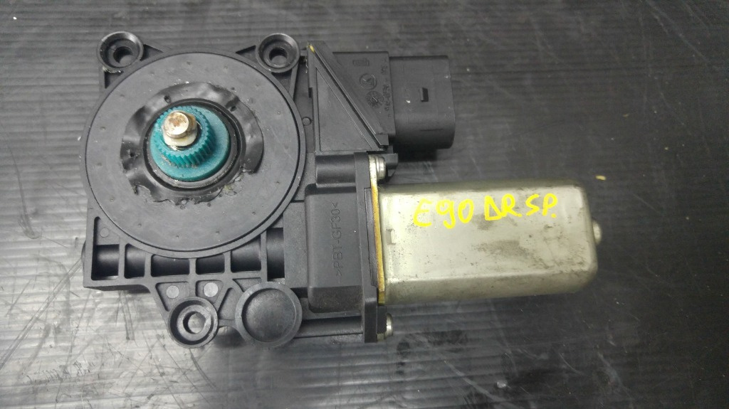 Motoras macara usa dreapta spate bmw e90
