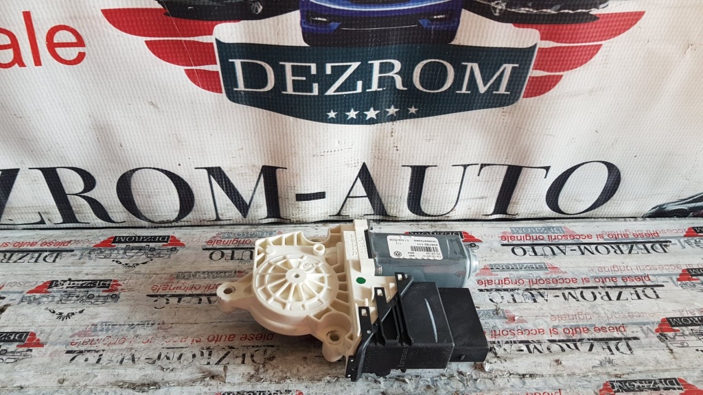 Motoras macara usa dreapta spate VW Golf