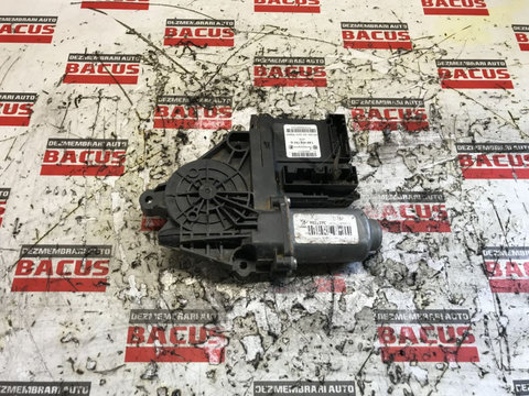 Motoras macara usa stanga fata VW Touran cod: 1K0959793Q / 5N0959701B