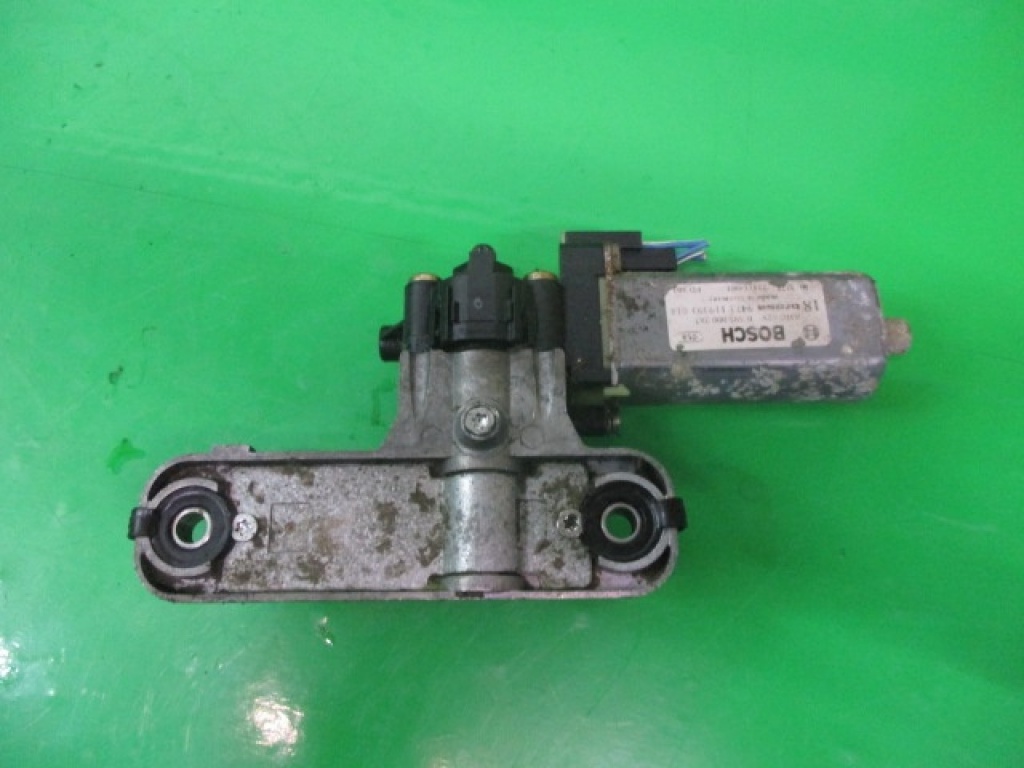 MOTORAS SCAUN BOSCH STANGA FATA COD 3930