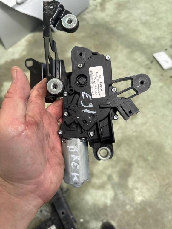 Motoras stergator haion Bmw Seria 3 E91 328i xDrive 3.0 234cp 1397220905