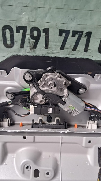 Motoras stergator haion Mercedes-Benz E-Class 200 