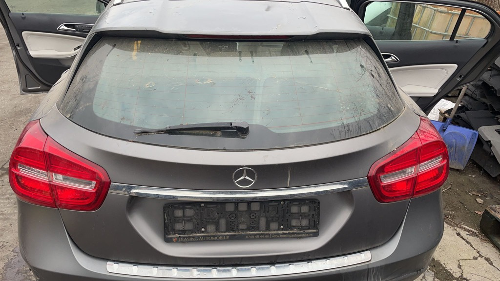 Motoras stergator haion Mercedes GLA X156