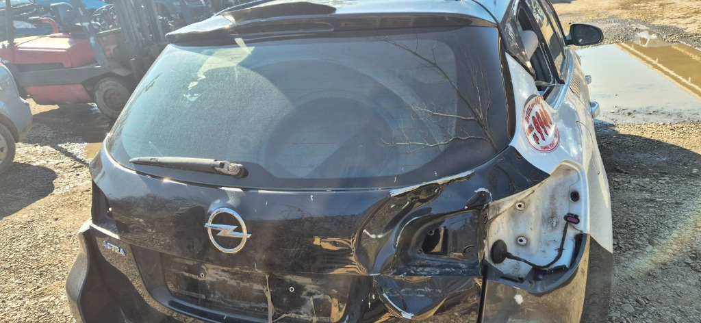 Motoras stergator haion portbagaj luneta Opel Astra J D35 2012