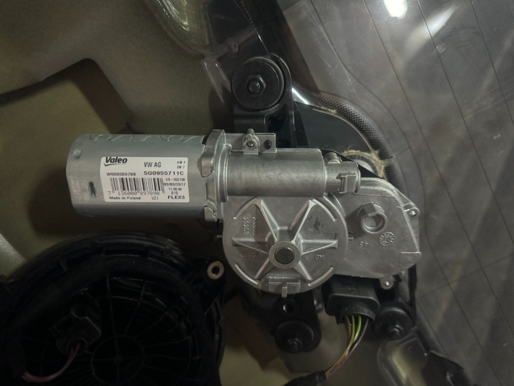 Motoras stergator haion volkswagen golf 7 break cod 5G0955711C ⭐⭐⭐