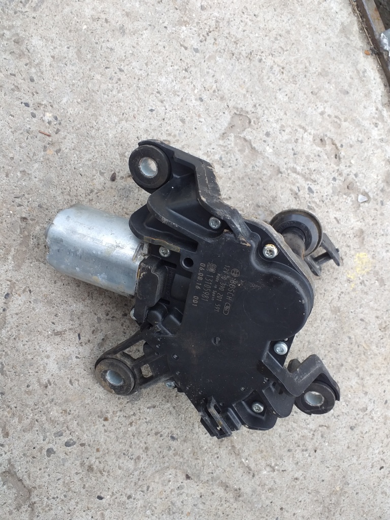 MOTORAS STERGATOR Haion opel astra h 1.9