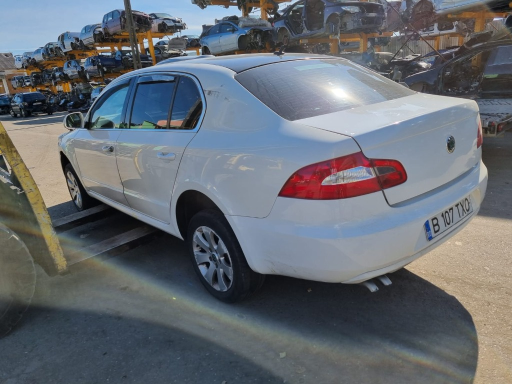 Motoras stergator Skoda Superb 2 2010 berlina 1.9 