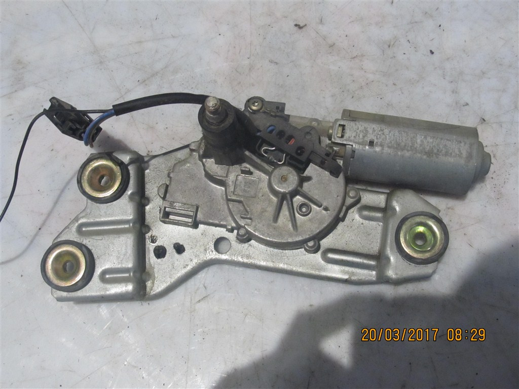 MOTORAS STERGATOR SPATE (LUNETA) FORD FOCUS 2001