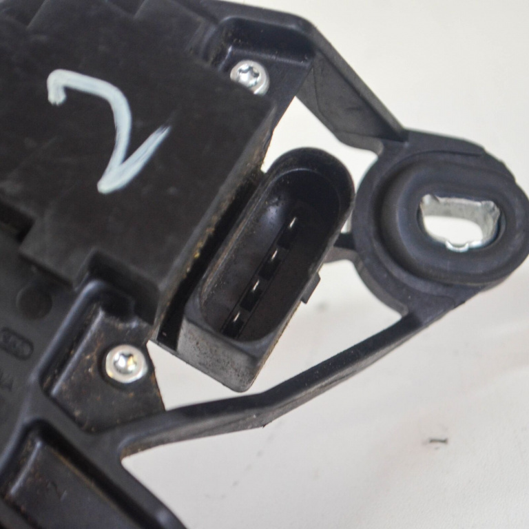 Motoras Stergator Spate VW Caddy III Kom