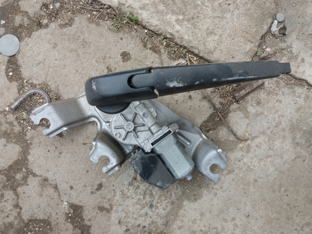 Motoras stergator Toyota Auris 2013 hatchback 1.4 diesel