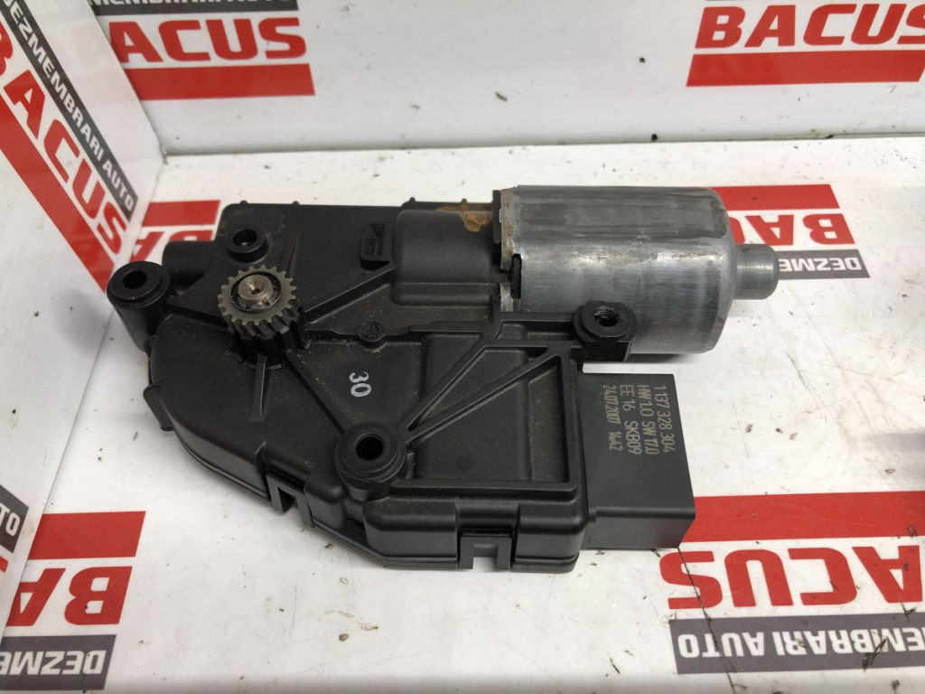 Motoras Trapa Volkswagen Tiguan / Audi Q5 / 2012 Cod : 8R0959591