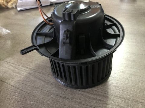 Motoras ventilator climatronic Skoda 2