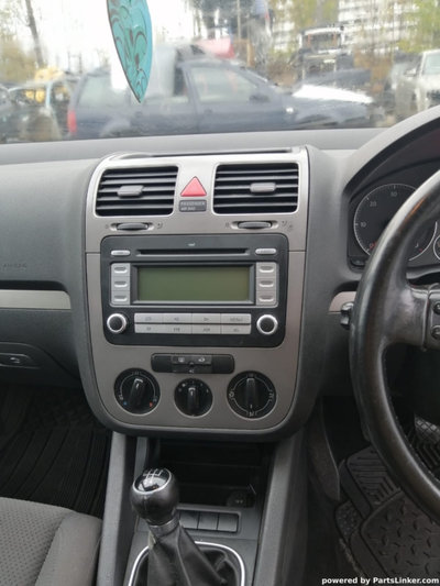 MP3 player RCD300 VOLKSWAGEN GOLF V (1K1) [ 2003 -