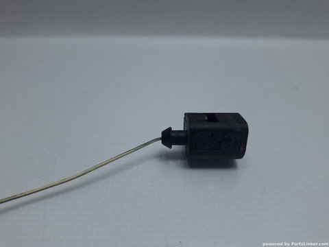 Mufa / conector 1 pin AUDI A4 II (8E2, B6) [ 2000 - 2005 ] 2.0 (ALT) 96KW|130HP OEM 1J0973701