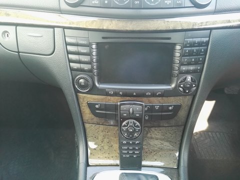 Navigatie+telecomanda Mercedes E-class w211