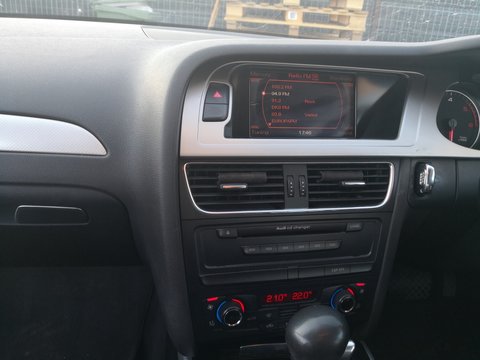 Navigatie originala Audi a4 b8 cu magazie 6 cd