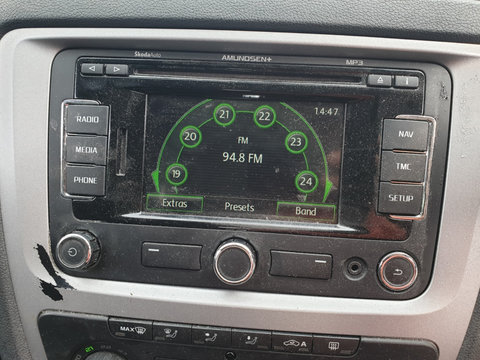 Navigatie Radio CD Player Aux Auxiliar GPS AMUNDSEN+ Skoda Superb 2 2008 - 2015