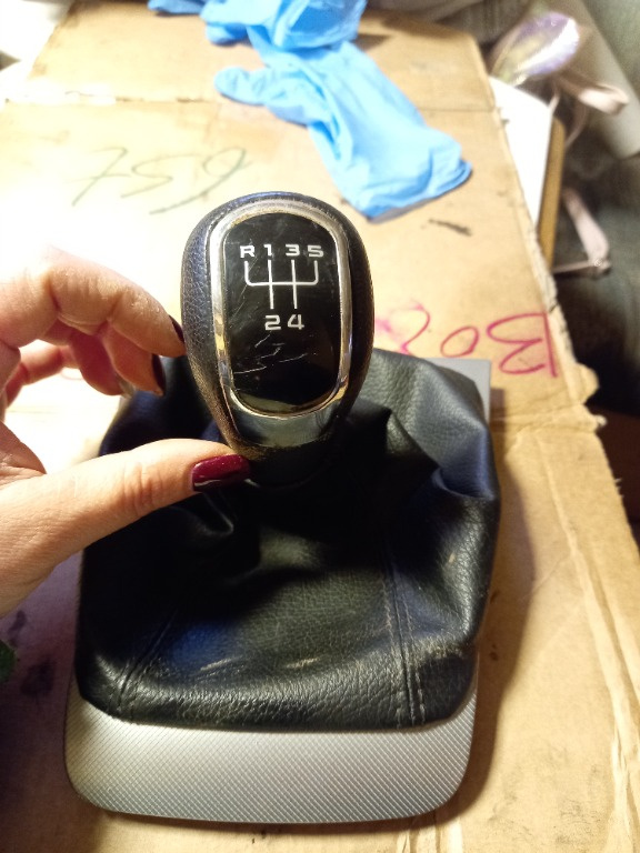 Nuca schimbator cu manson Skoda Octavia 2 cod prod