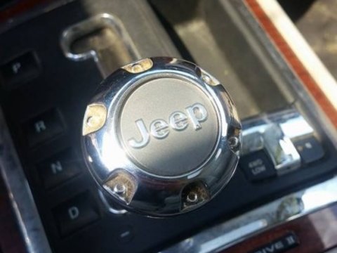 Nuca schimbator Jeep Commander