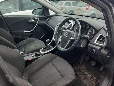 Nuca schimbator Opel Astra J 2011 Hatchback 2.0 CD