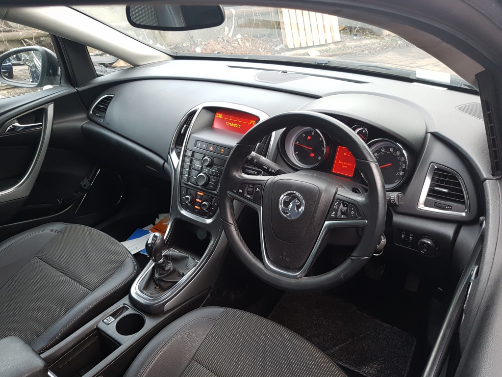 Nuca schimbator Opel Astra J 2011 Statio