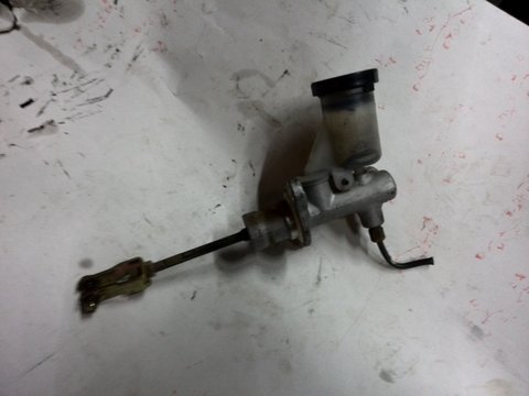 NV1030 POMPA PISTON AMBREIAJ PEDALA + REZERVOR LICHID NISSAN NAVARA D22 1998......2001