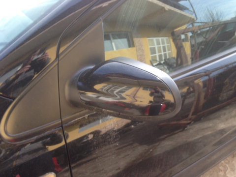 Oglinda completa stanga manuala VW FOX 5Z1 in stare impecabila culoare negru cod culoare L041
