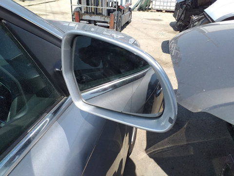 Oglinda Dreapta Audi A4 B8 cu defect(geam crapat)