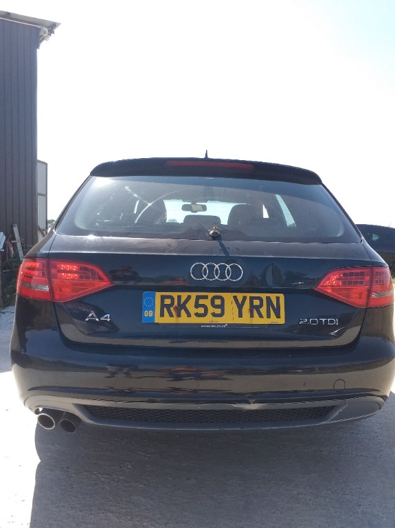 Oglinda dreapta completa Audi A4 B8 2010