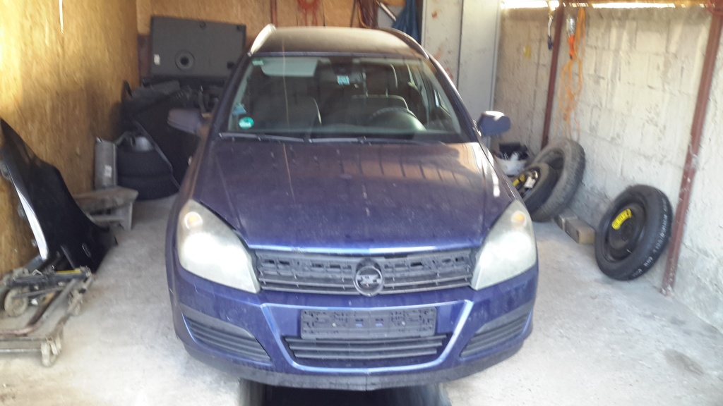 Oglinda dreapta completa Opel Astra H 2005 break 1.9