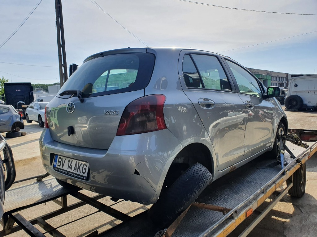 Oglinda dreapta completa Toyota Yaris 20
